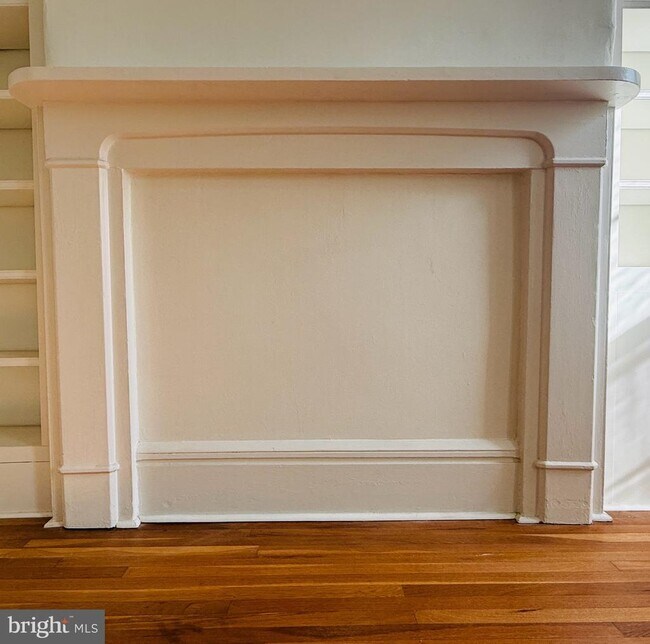 Building Photo - 46 York St