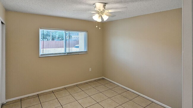 Building Photo - 1000 Lake of the Woods Blvd