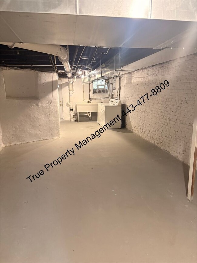Building Photo - Spacious 3BR Home with Washer & Dryer, Backyard & Basement – $1,500/Month