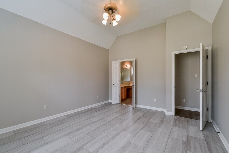 Building Photo - 9157 Acadia Pl