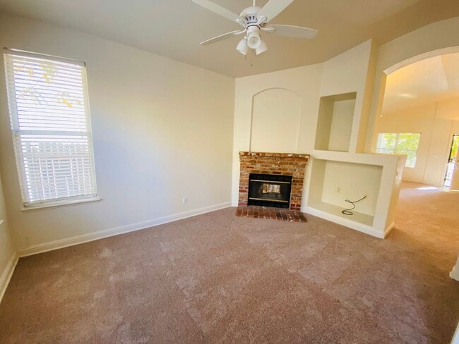 Building Photo - 8275 Glencannon Way