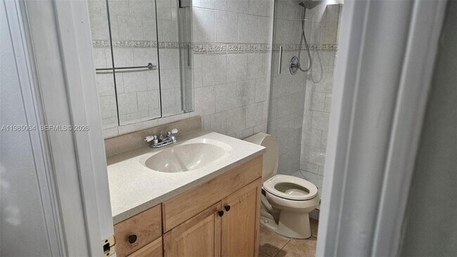 Building Photo - 10625 SW 112th Ave