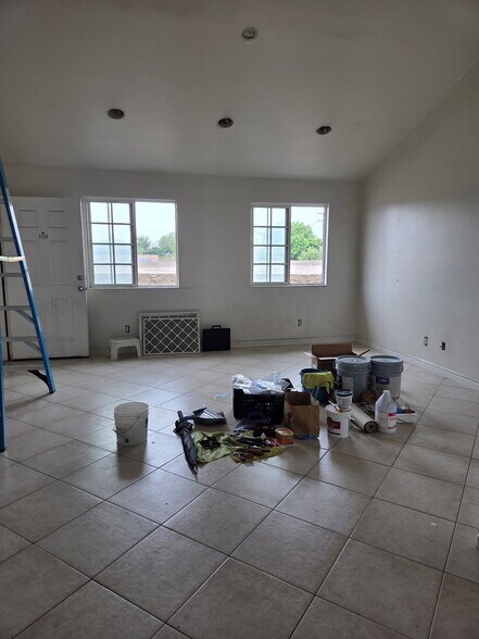 Building Photo - 1137 S Herbert Ave