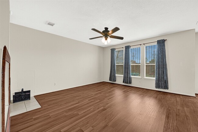 Building Photo - 9340 Royal Way