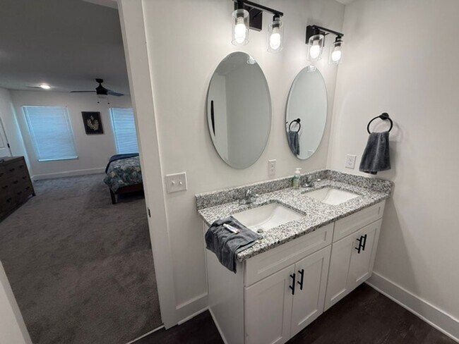 Building Photo - 3 Bedroom 2.5 Bath Townhouse in Barnwell Breeze - North Charleston