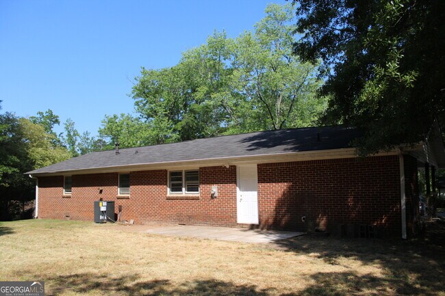 Building Photo - 289 Bruce St