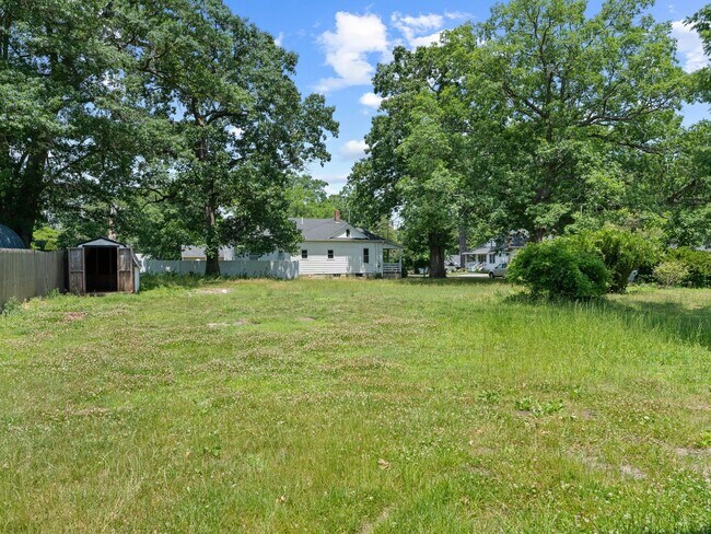 Building Photo - Updated 3-Bedroom Home with Spacious Yard in Hainesport