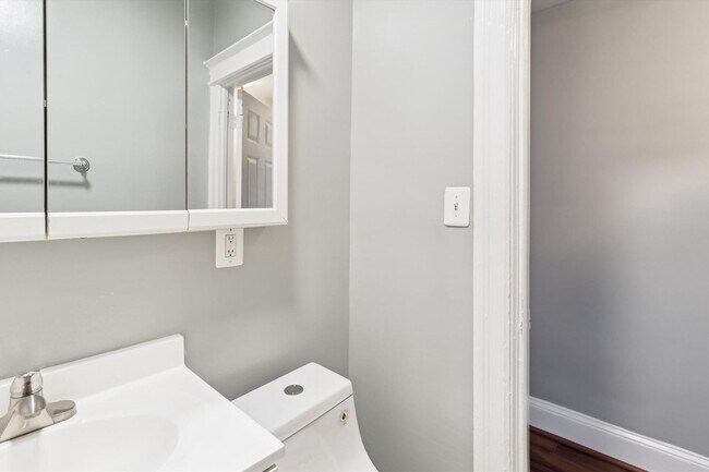 Building Photo - 1712 West Virginia Ave NE