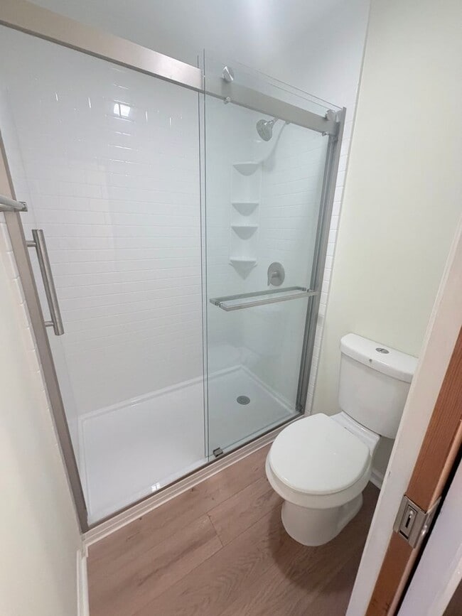 Building Photo - Great Location - 2 Bed, 2 Bath Condo Available Now!