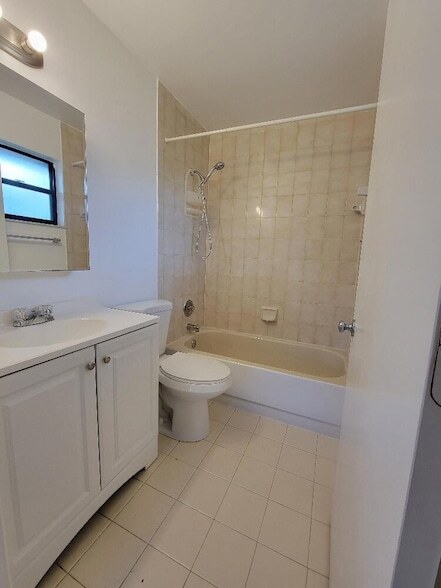 Building Photo - 1087 Goldenrod Rd