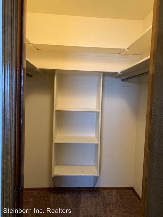 Building Photo - 2900 Los Amigos Ct