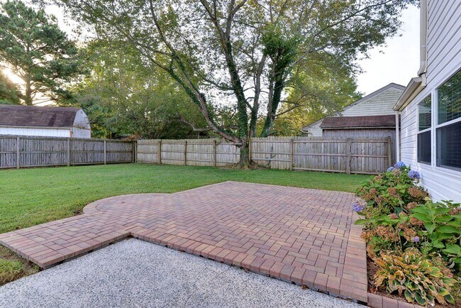 Building Photo - 812 Stony Dr