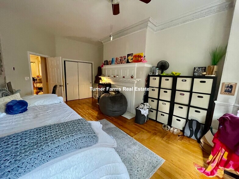 Building Photo - 42 Fenway