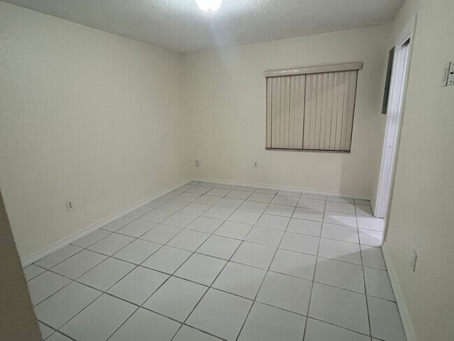 Building Photo - 14056 SW 51st Ln