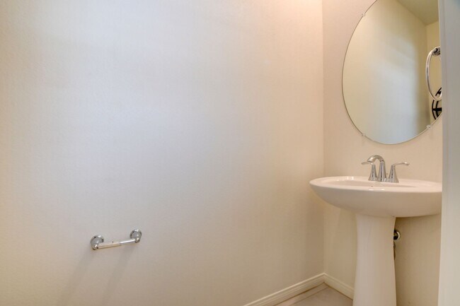 Building Photo - SPARKLING POOL in TULE SPRINGS