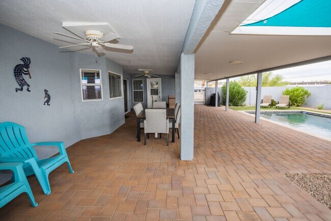 Building Photo - 3 BEDROOM 2 BATH 2 CAR GARAGE POOL HOME W/...