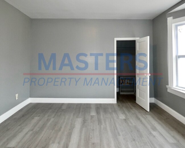 Building Photo - Spacious Rental | Convenient Central Location