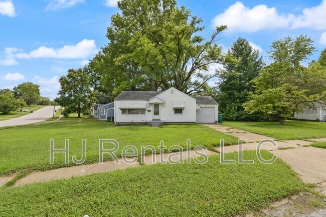 Building Photo - 10139 Cabot Dr