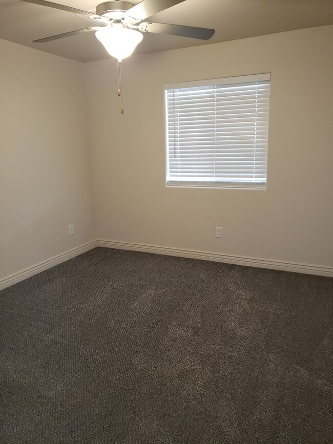 Building Photo - Gorgeous 4 bedroom for rent