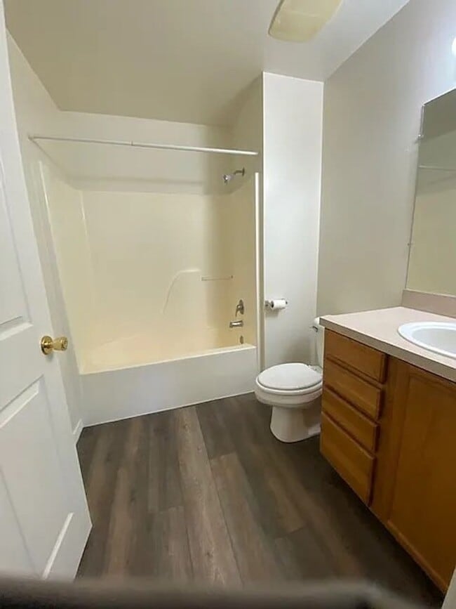 Building Photo - 839 S Division St