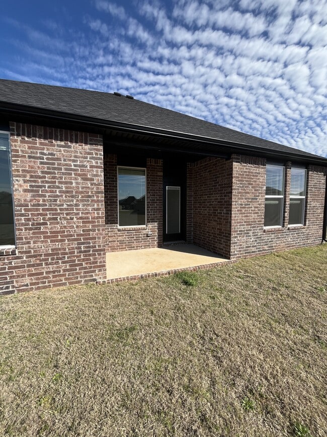 Building Photo - 513 W Gosling Isle