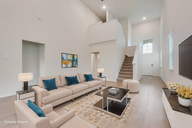 Building Photo - 2014 Crested Jay Dr