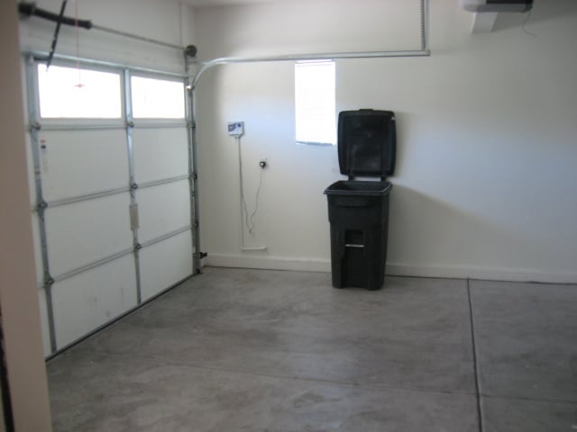 Building Photo - Beautiful, Spacious Four Bedroom + Loft Ho...