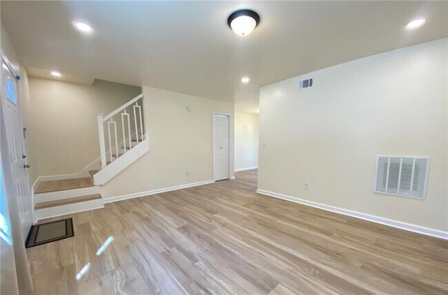 Building Photo - 2264 Salt Springs Pl