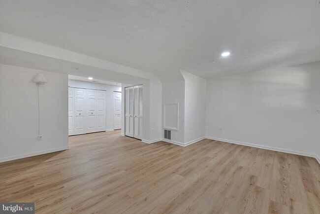 Building Photo - 7836 Foxfarm Ln