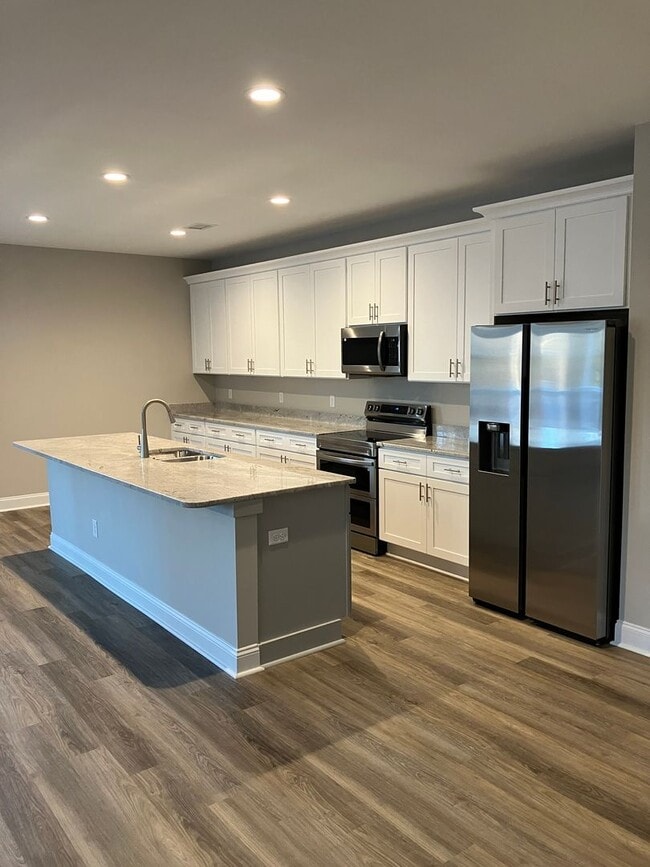 Building Photo - 3 Bedroom 2 Bathroom house located in Mill Creek Cove