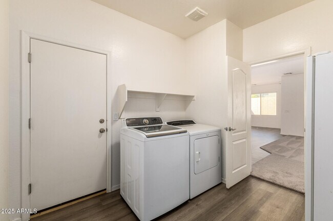 Building Photo - 23862 W Harrison Dr