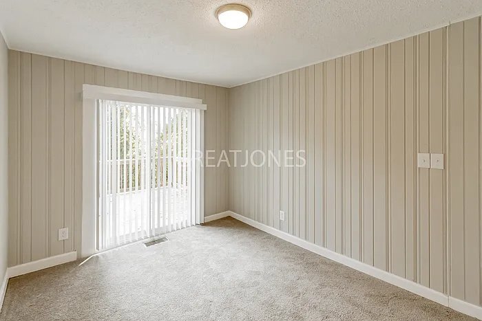 Building Photo - 724 84th St S