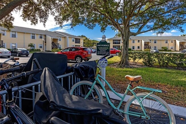 Building Photo - 3001 58th Ave S