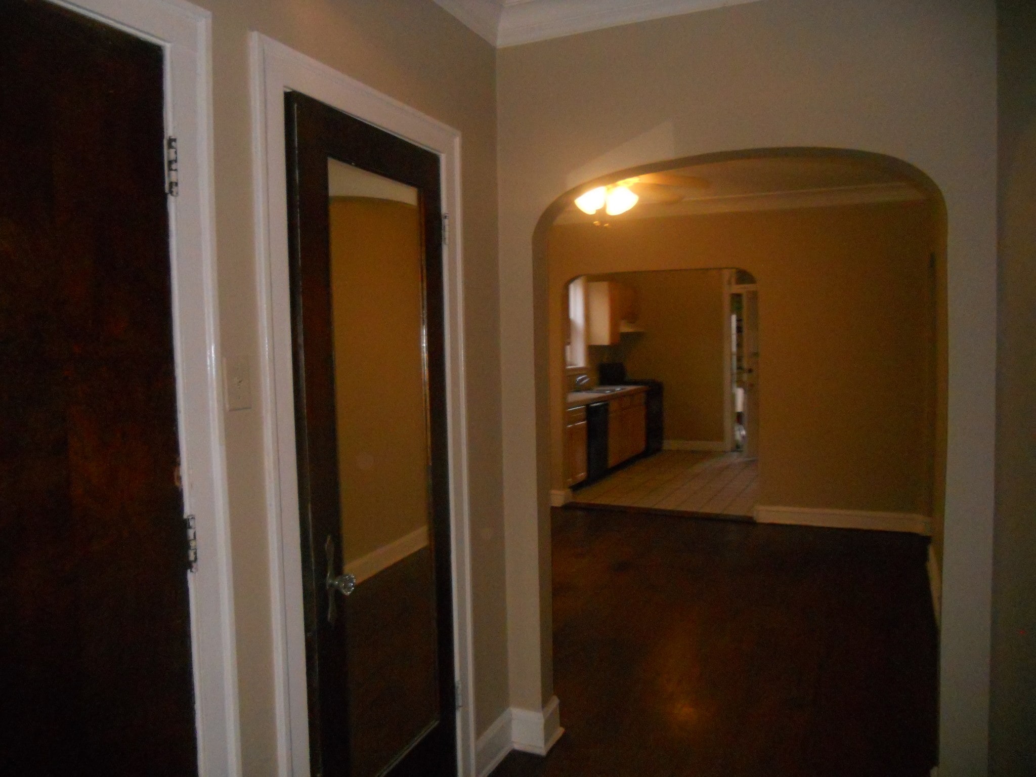 Foyer - 5319 W Giddings St