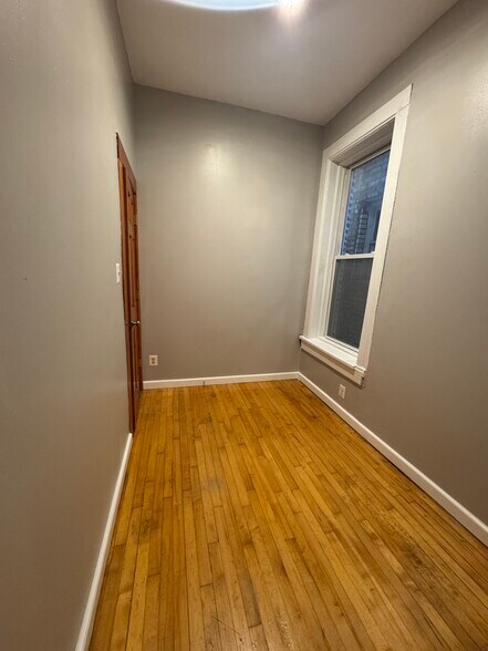 Bedroom - 3353 S Emerald Ave