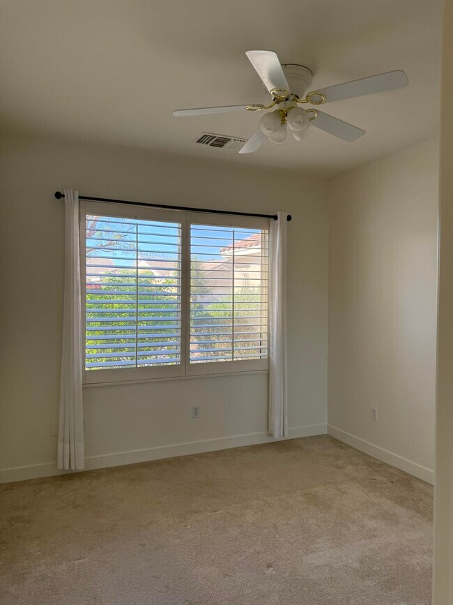 Building Photo - 36582 Crown St