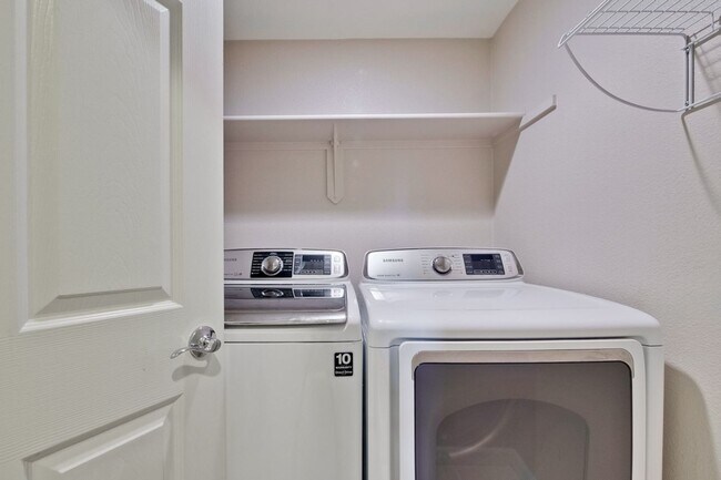 Building Photo - Modern Communication Hill Townhome | Panoramic Mountain Views