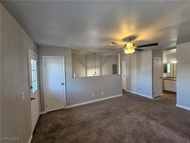 Building Photo - 3749 Carlyle Dr