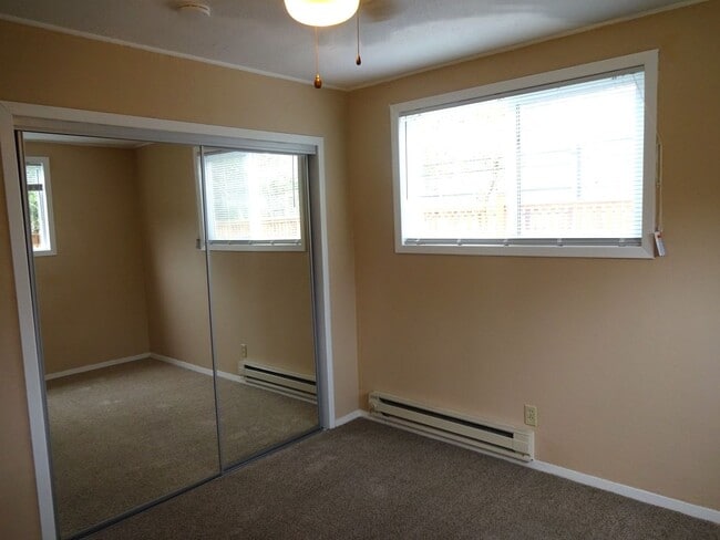 Building Photo - Coming Soon - Cute & Convenient Springfield Home.