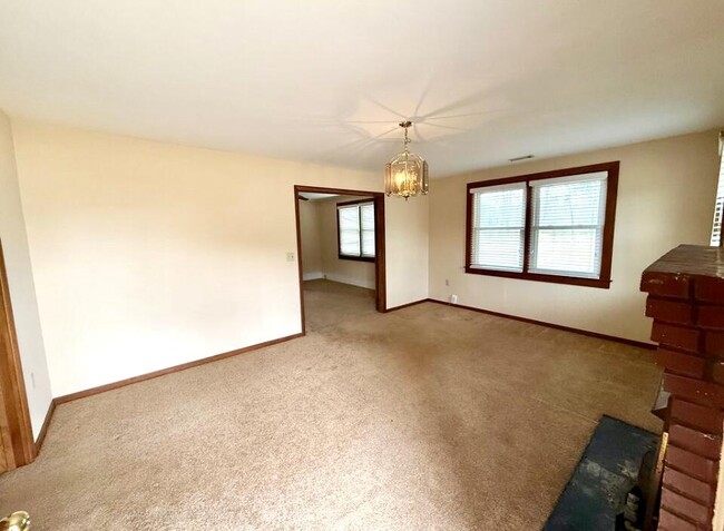 Building Photo - 881 Belvedere Clearwater Rd