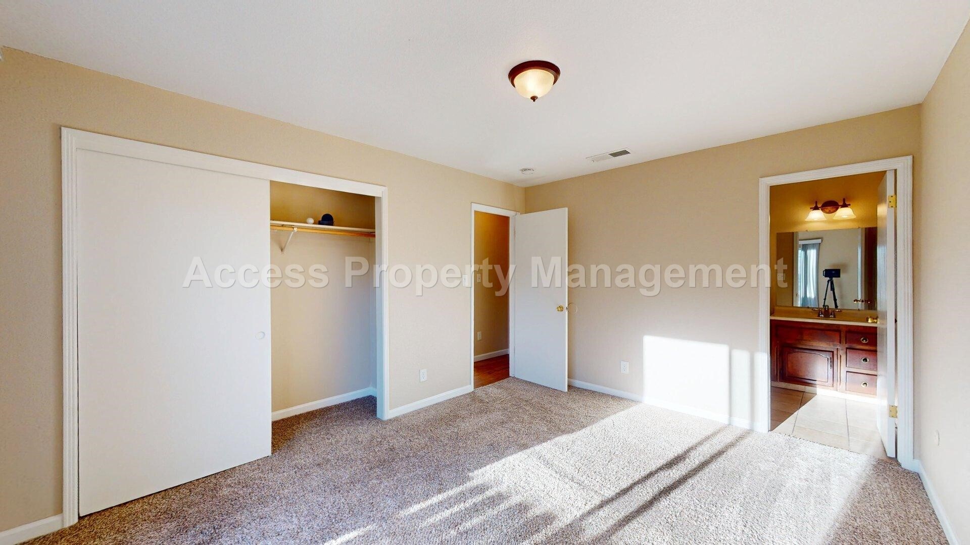 Building Photo - 3603 San Clemente Ave