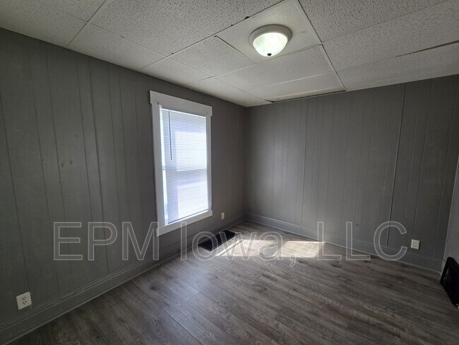 Building Photo - 211 Manson St