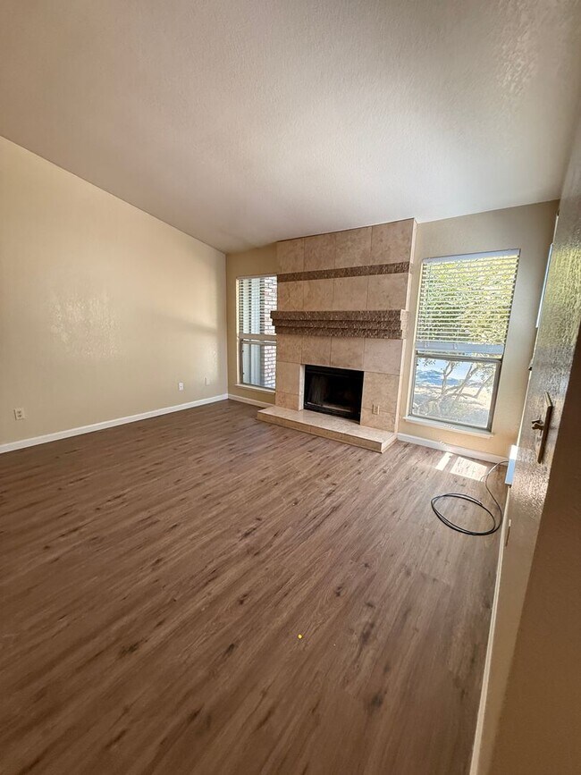Building Photo - 2816 Windsong Ave