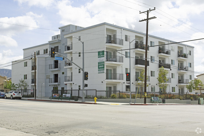 Primary Photo - Glenoaks Villas at Sylmar