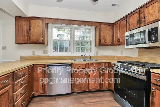 Building Photo - 11323 Harrowfield Rd