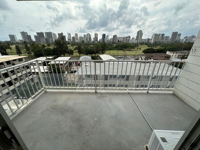 Building Photo - SV705