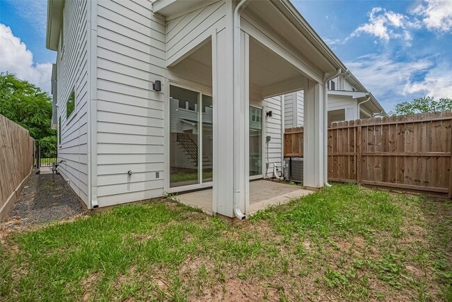 Building Photo - 3510 Hadley St