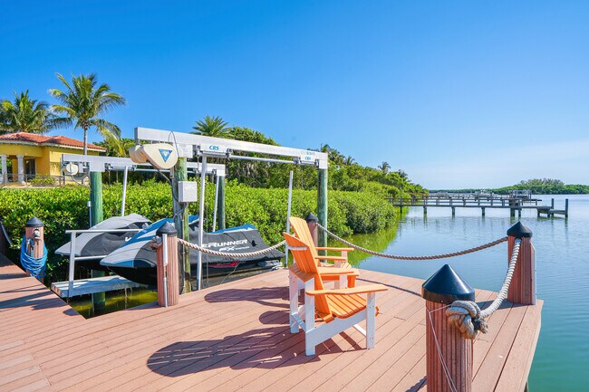 Building Photo - 1363 Oceanview Dr