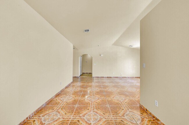 Building Photo - 2739 E Colton Ave