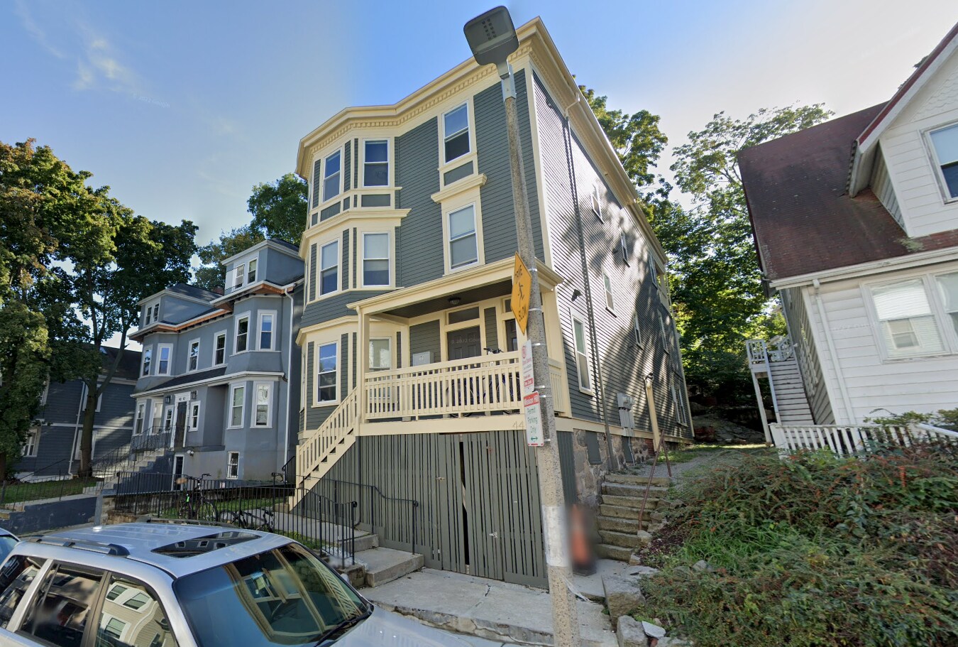 Building Photo - 44 Hillside St